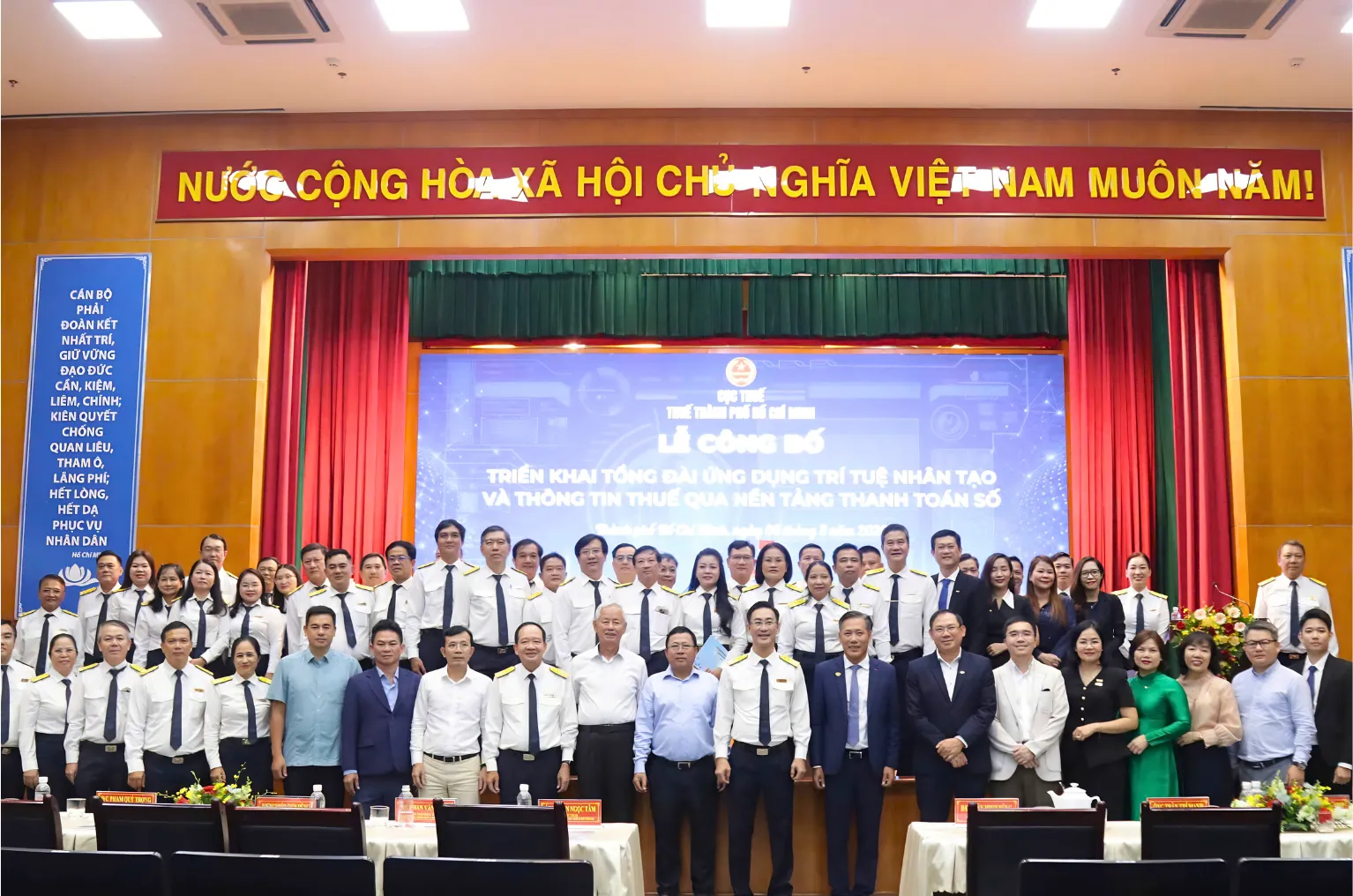 Tập thể.webp